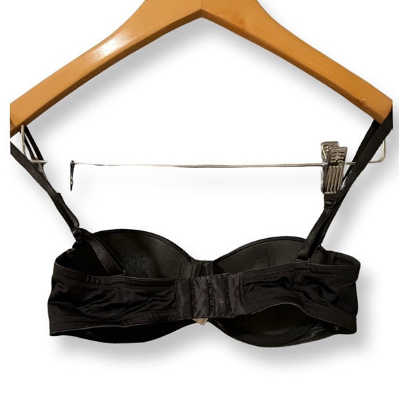 Victoria Secret Black Convertible Strapless Push-up Bra - Picture 2 of 7
